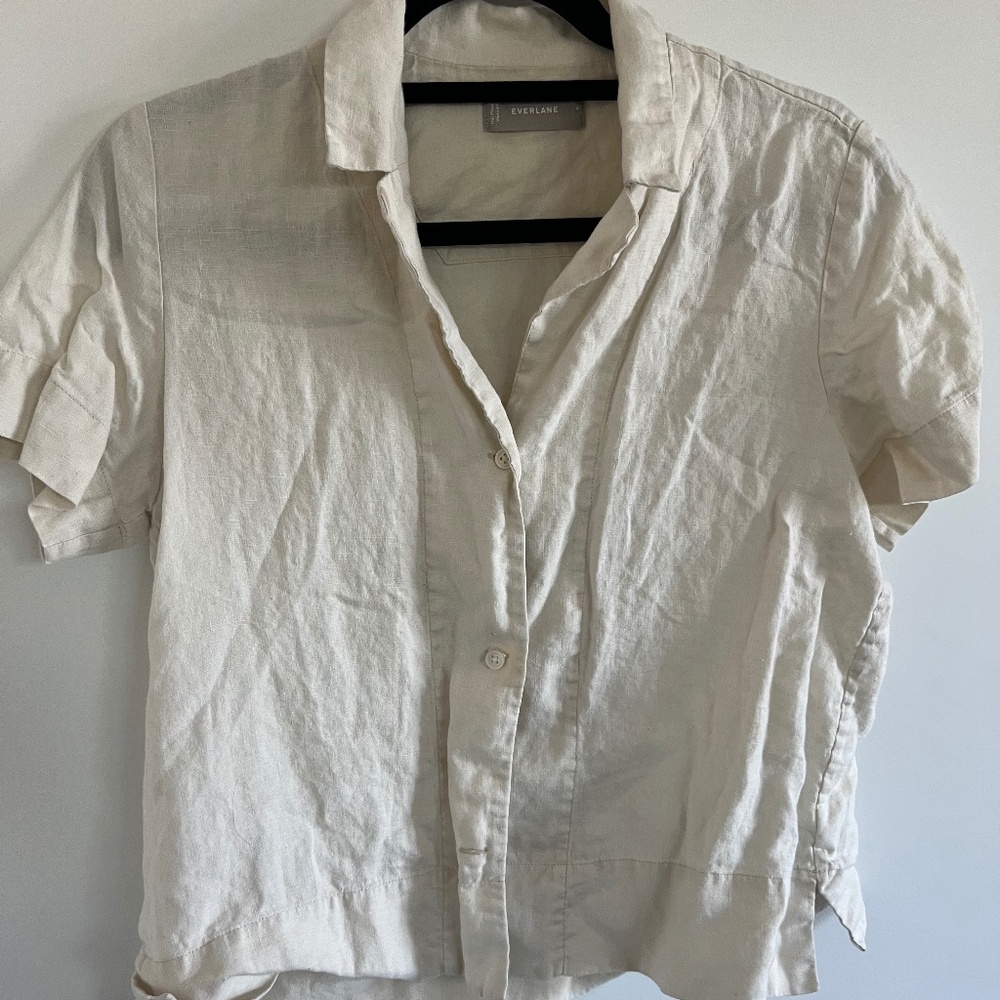 Everlane 100% linen cream colored short sleeve button up size 4